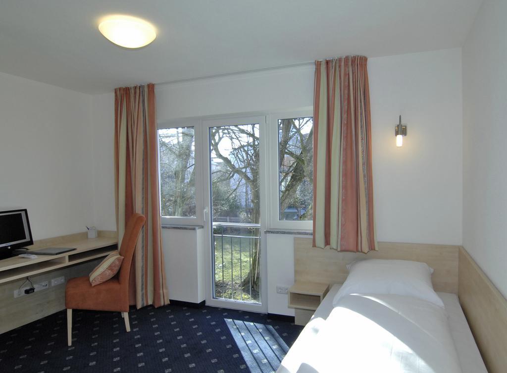 Hotel Landhaus Sixtmühle Taufkirchen  Habitación foto