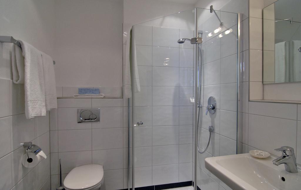 Hotel Landhaus Sixtmühle Taufkirchen  Habitación foto